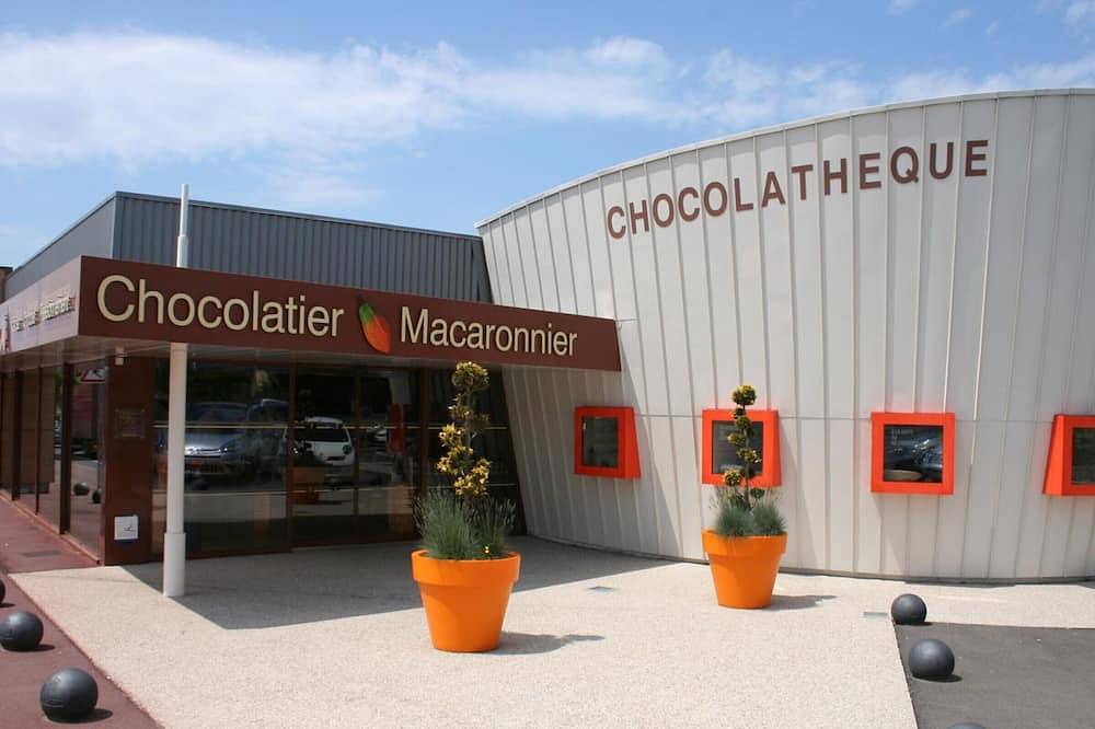 Casa junto al mar, ideal para familias, cerca de Granville, admite mascotas, terraza y Wifi in Saint-Martin de Bréhal, Bréhal