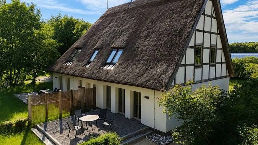 Ferienhaus für 4 Personen, mit Garten und Sauna in Altenkirchen