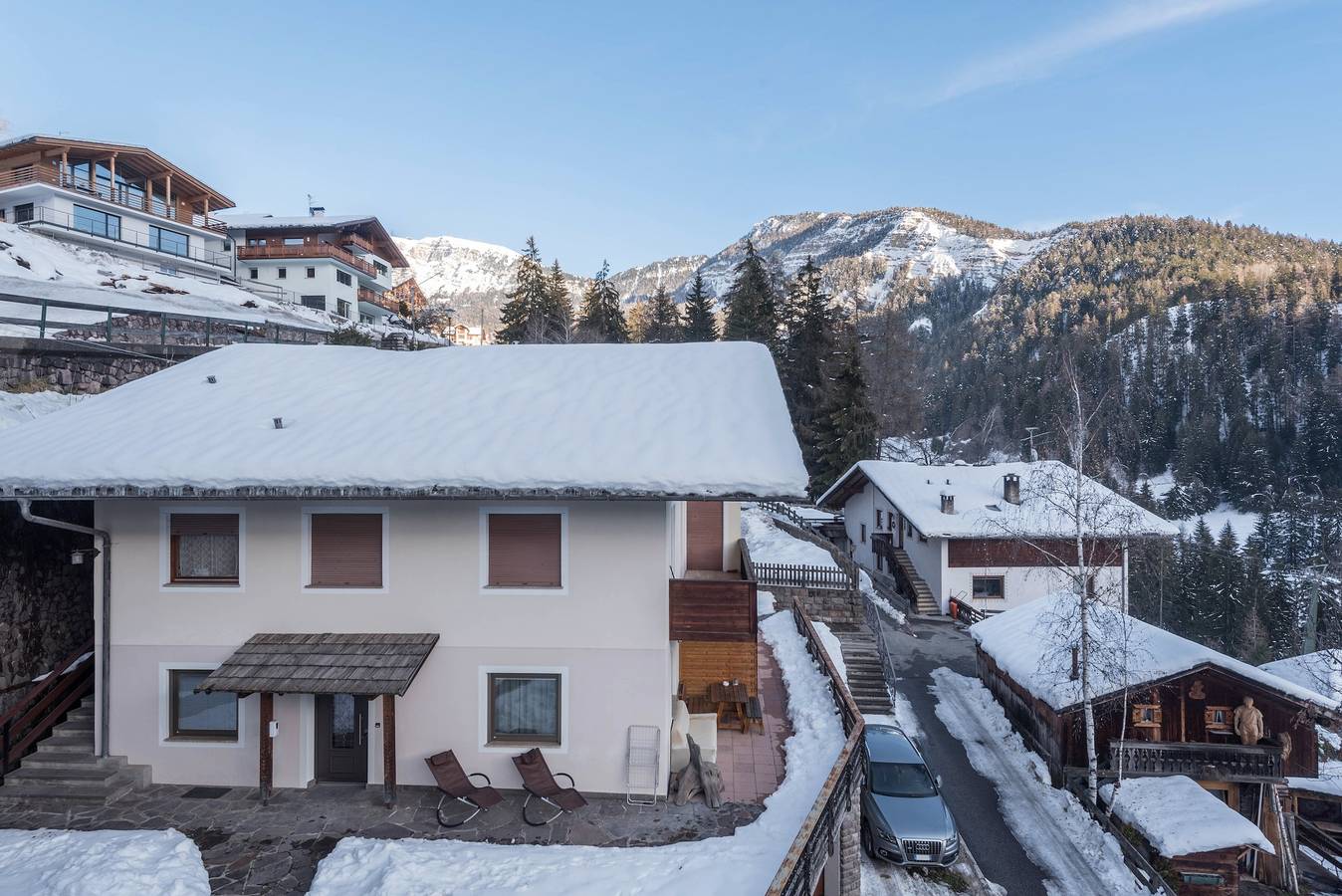 Entire apartment, Cosy Apartment “Alexandra” with Mountain View, Wi-Fi, Balcony & Terrace in Rainelles, Ortisei