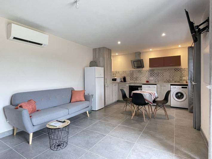 Location de vacances pour 2 personnes, avec terrasse et jardin en Pyrénées-Atlantiques - 2