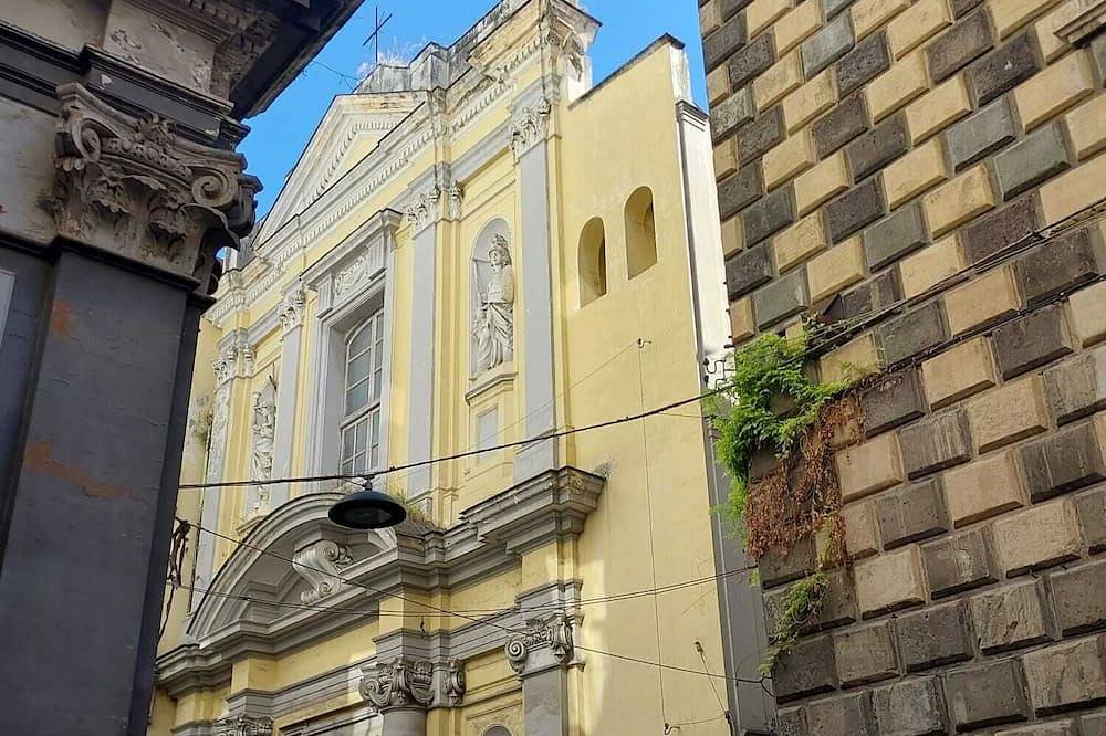 Appartement entier, Spaccanapoli Terraced Flat in the Historic Center in Naples, Province de Naples