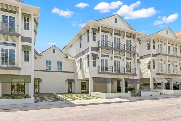 Vacation rental for 12 people, with terrace and garden, with pets in Clearwater