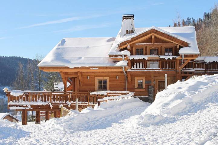 Chalet pour 13 personnes, avec jacuzzi ainsi que sauna et jardin à La Bresse