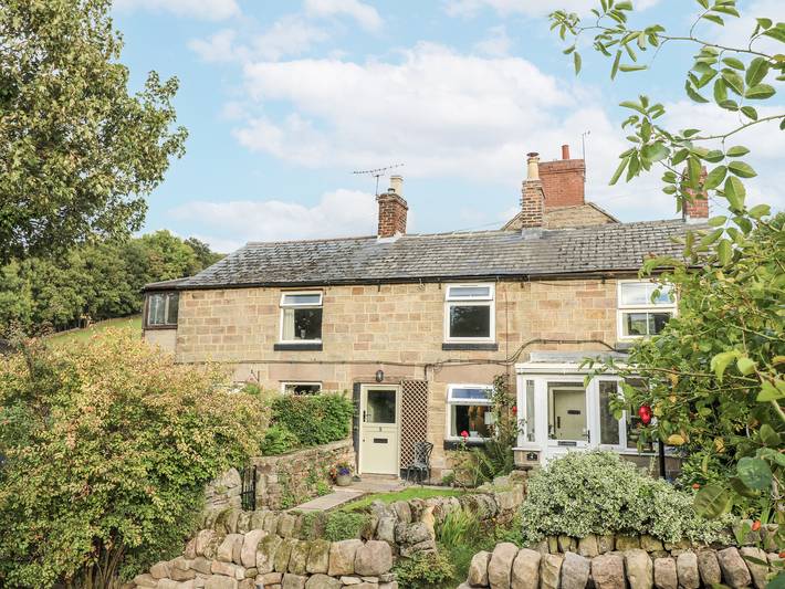 Cottage for 2 people, with garden, with pets in Belper