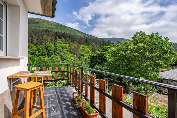 Apartamento de vacaciones para 4 personas, con jardín y balcón en Eo-Navia