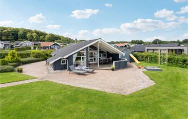 Ferienhaus für 8 Personen, mit Sauna und Terrasse sowie Garten und Whirlpool in Grønninghoved Strand