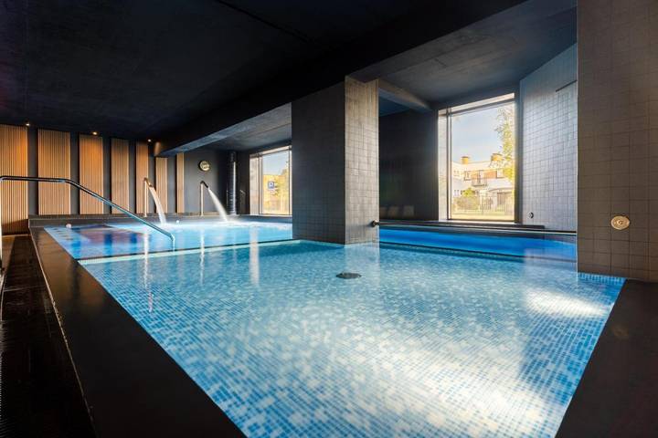 Bed & breakfast dla 4 osób, z basen i ogród oraz jacuzzi i sauna w Łeba