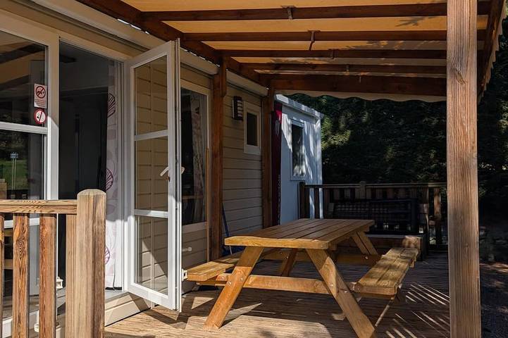 Location de vacances pour 7 personnes, avec sauna et piscine, animaux acceptés à Vaulnaveys-le-Bas