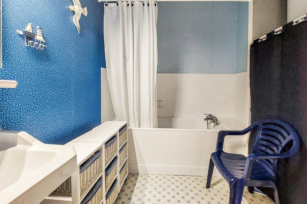 Appartement entier, Cozy apartment in Royan with house sea view in Pontaillac, Royan