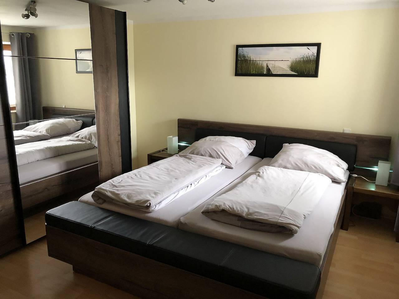 Ganze Wohnung, Ferienwohnung 'Wiesenblick' mit Gemeinschaftsterrasse, Balkon und Wi-Fi in Plettenberg, Märkischer Kreis