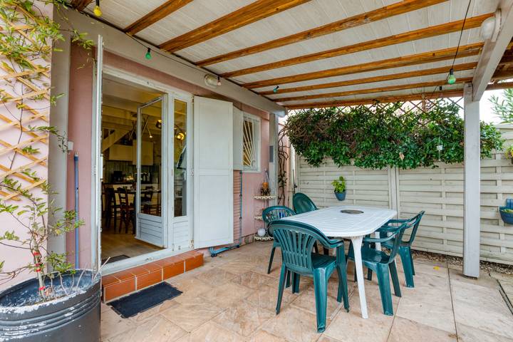 Between Sea and Vineyards: Cozy 3-Bedroom House, Direct Access to Thau Lagoon & Bike Paths in Marseillan, Mediterranean Coast (France)