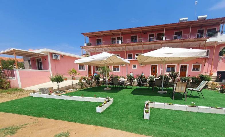Appart’hôtel pour 4 personnes, avec Terrasse et Jardin