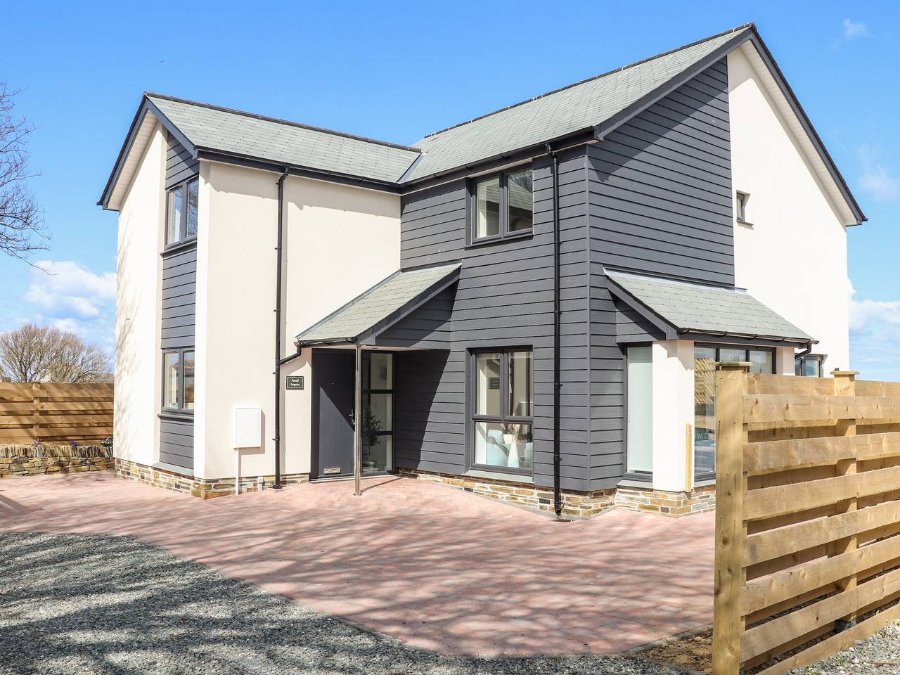 Amal Anpras in Tintagel, Pentire Point - Widemouth