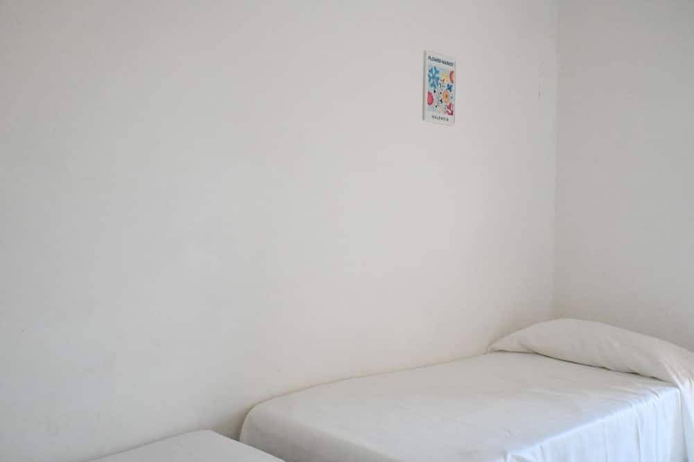 Entire apartment, S078 - Sirolo, three-room apartment with terrace in the center in Sirolo, Riviera del Conero