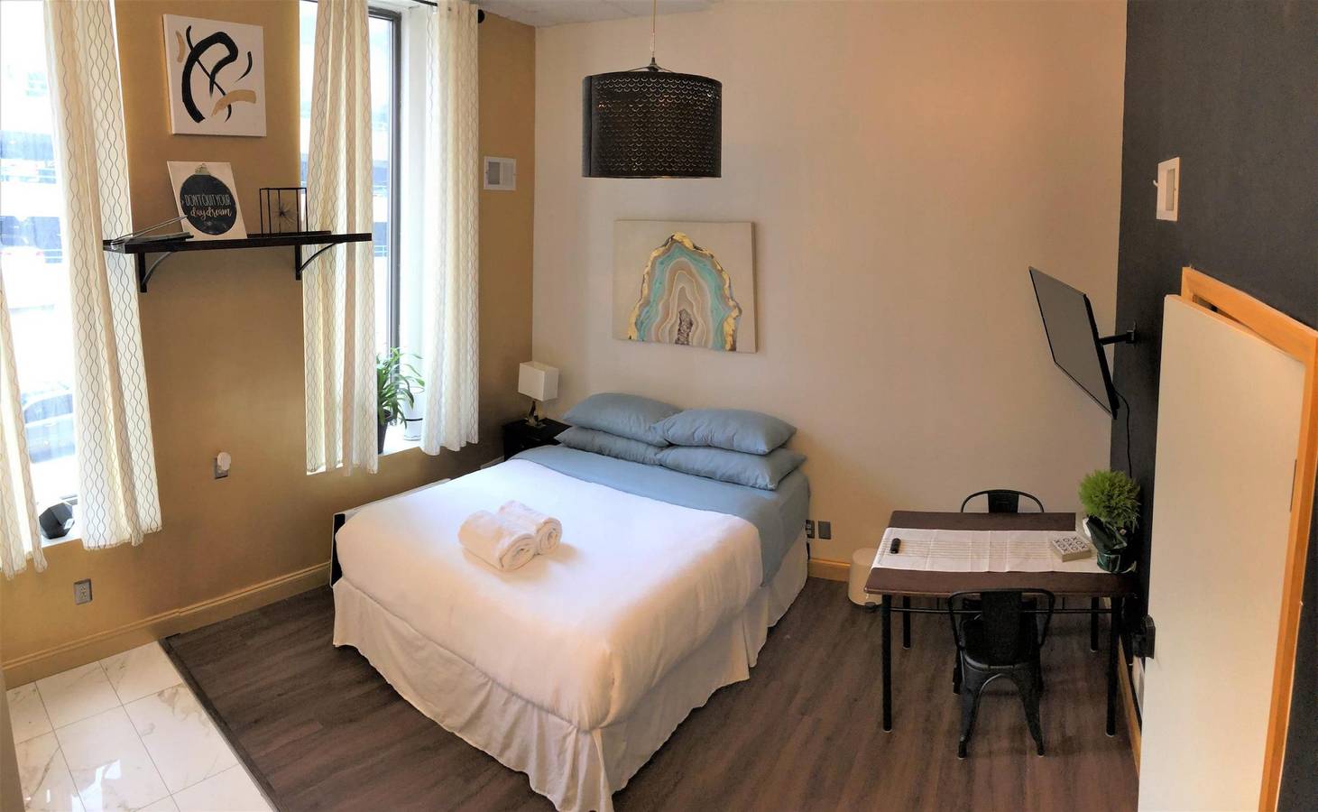 Apartamento entero, Central Downtown Queen Bed Walk to all Venues in Pittsburgh, Condado de Allegheny