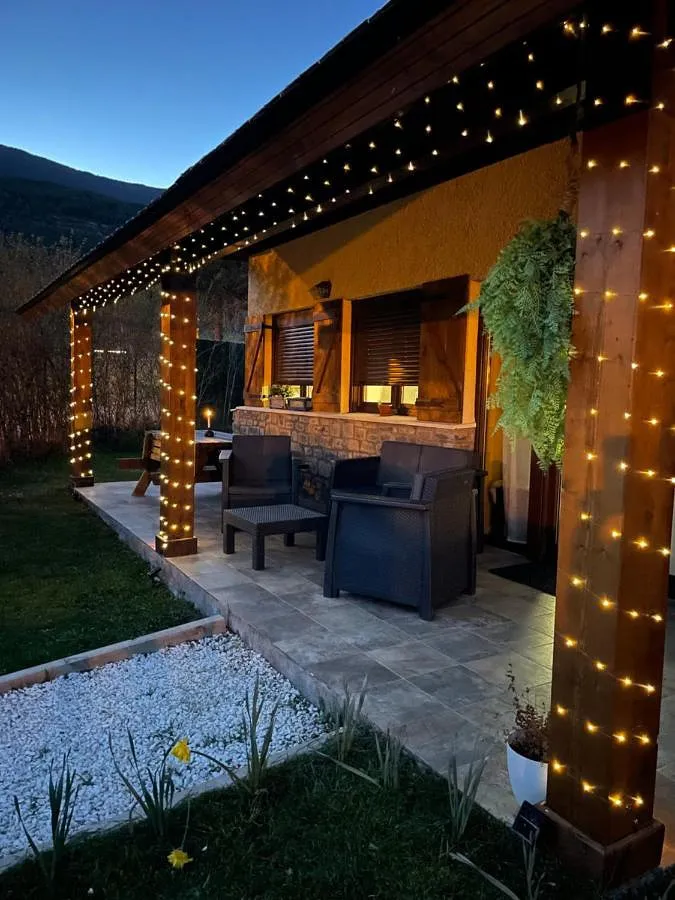 Casa rural para 8 personas, con jardín y vistas - 1