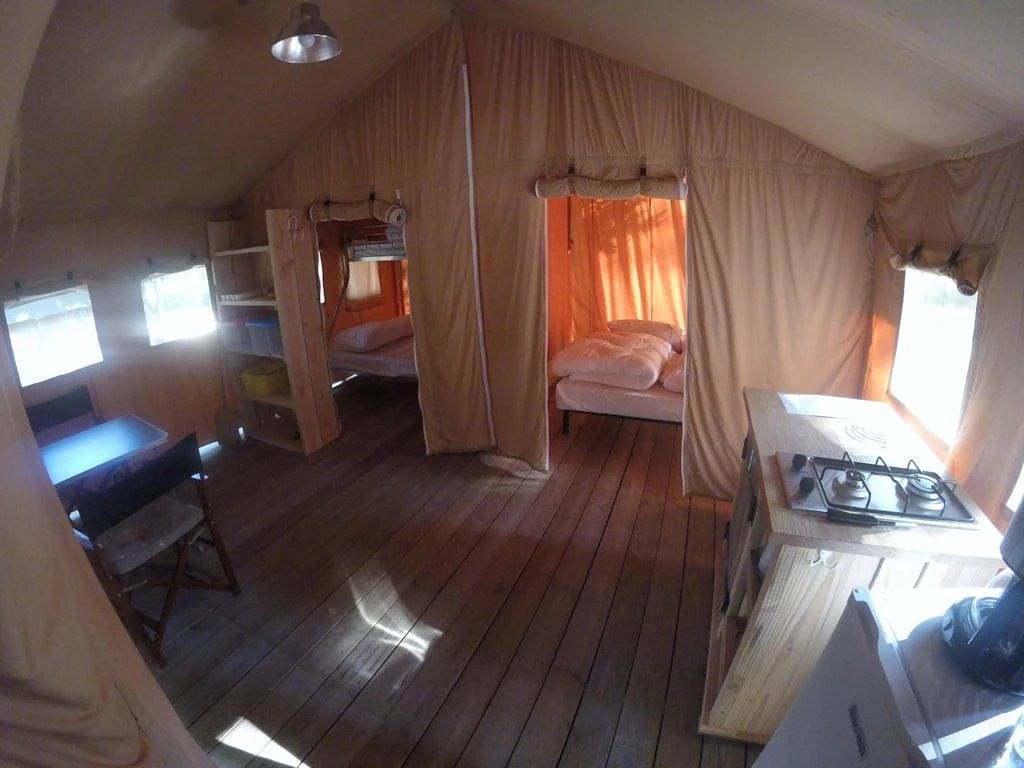 Zecamping 3 étoiles piscine chauffée toboggans pet friendly tente 26m2 in Bollène, Vaucluse