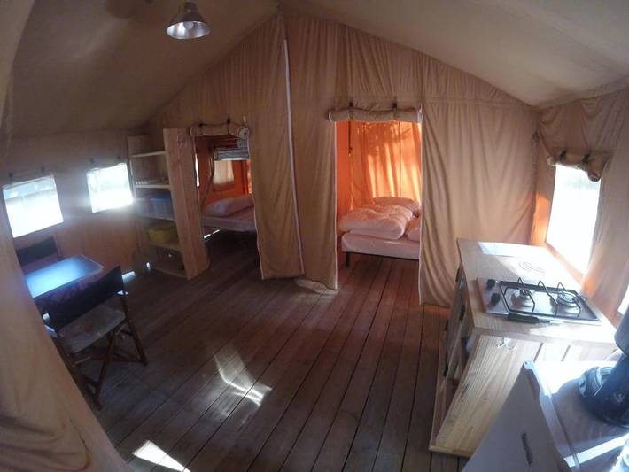 Tente pour 4 personnes, avec bassin pour enfant dans le Vaucluse - 4