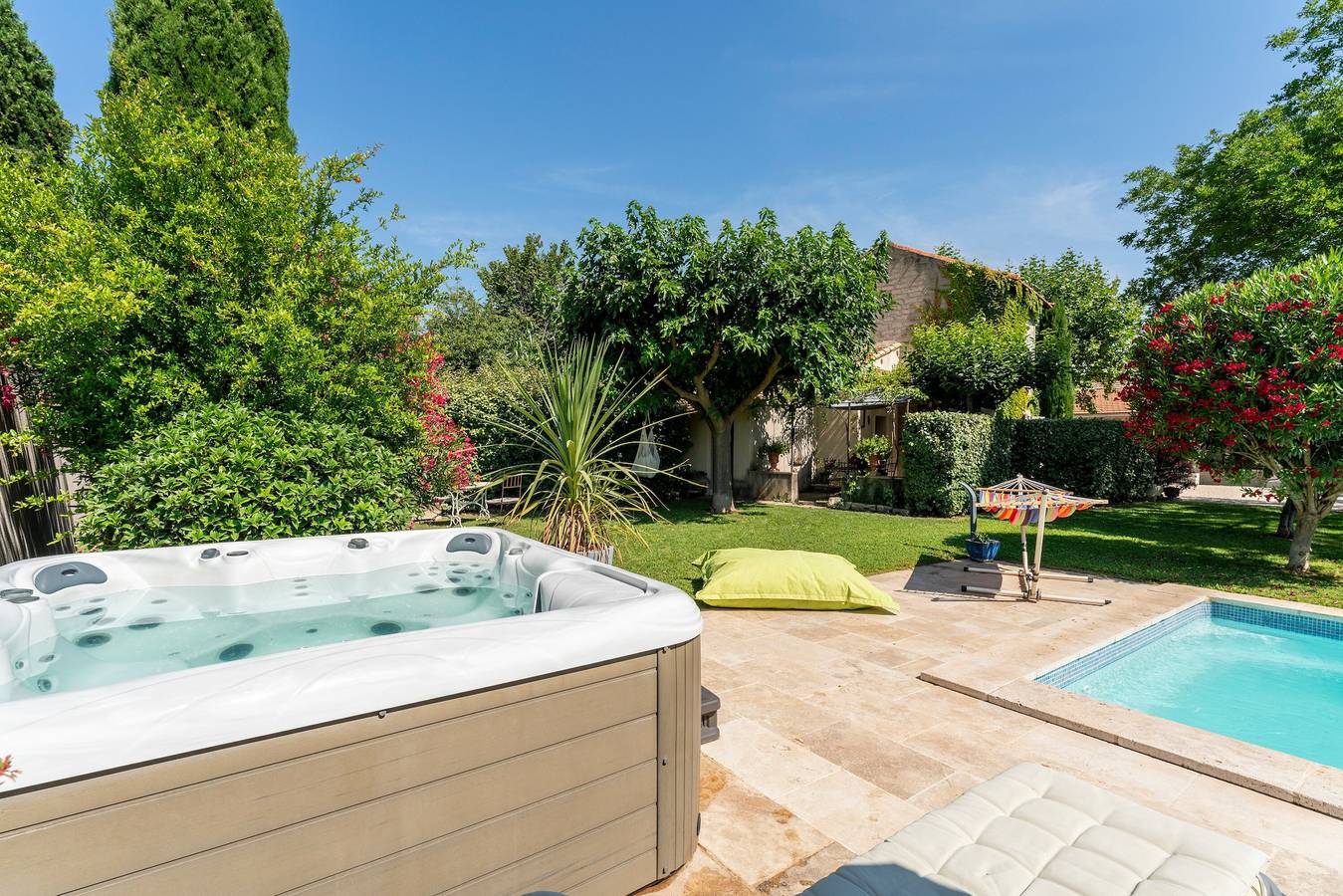 Maison de campagne 'Le Mas' avec piscine partagée, Wi-Fi et climatisation in Graveson, Région d'Arles