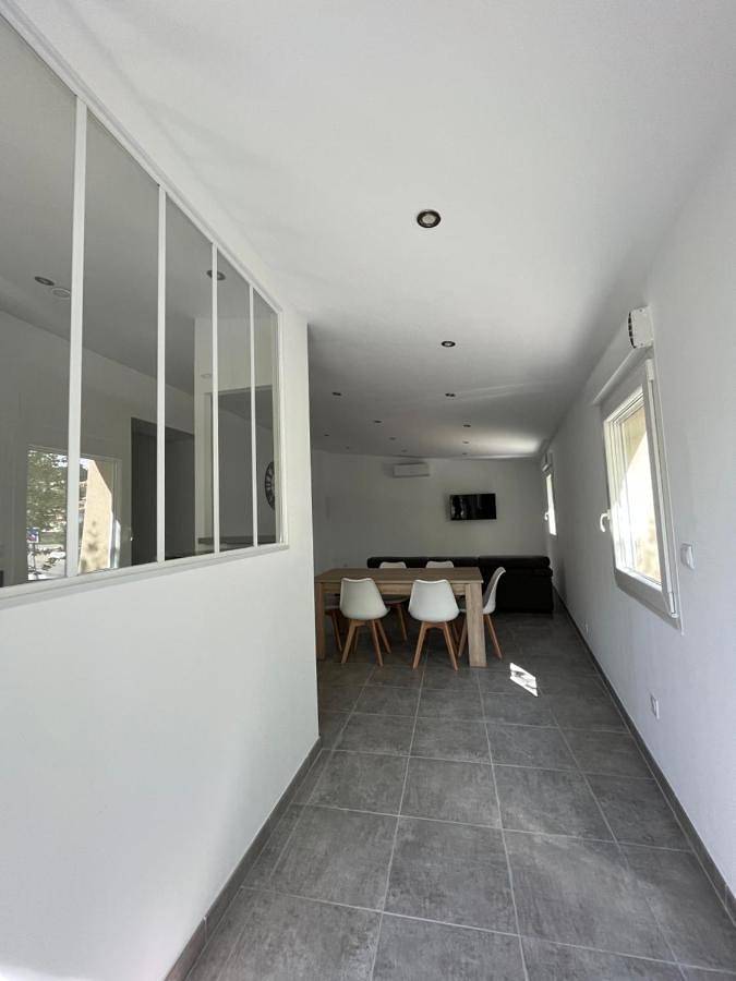 Gîte pour 6 personnes, avec vue ainsi que piscine et jardin, animaux acceptés à Rasteau - 3
