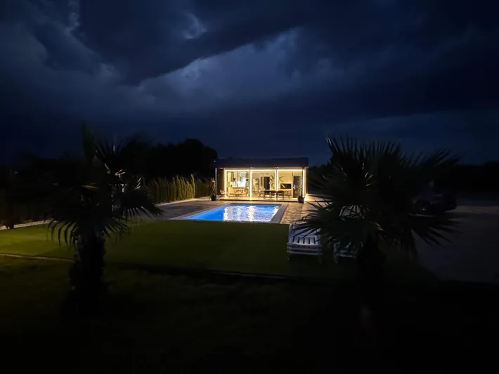 Villa für 7 Personen, mit Pool und Terrasse - 1