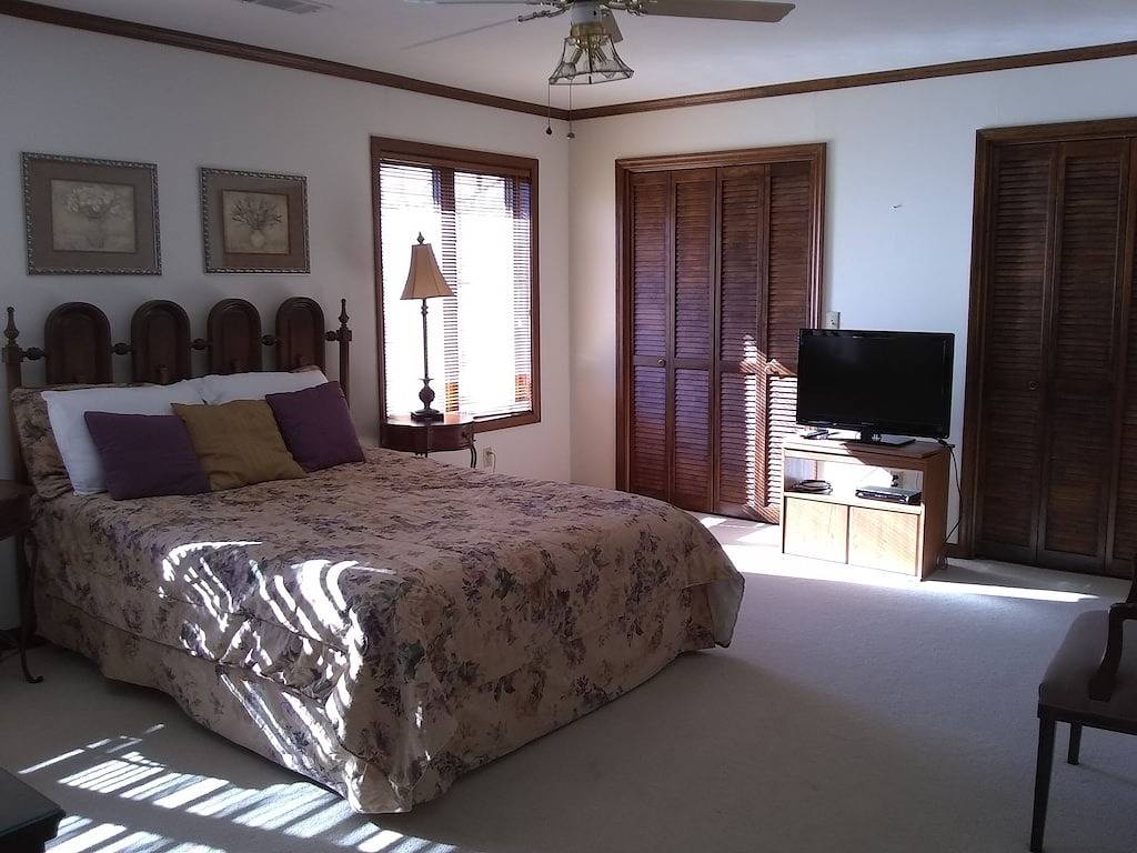 Ganze Wohnung, Westover Park Condo 101 - Ein ruhiger Zufluchtsort in der Nähe der Great Smoky Mountains in Sevierville, Sevier County