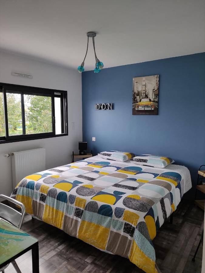 Gîte pour 2 personnes, avec jardin ainsi que terrasse et jacuzzi, adapté aux familles à Plourivo - 3