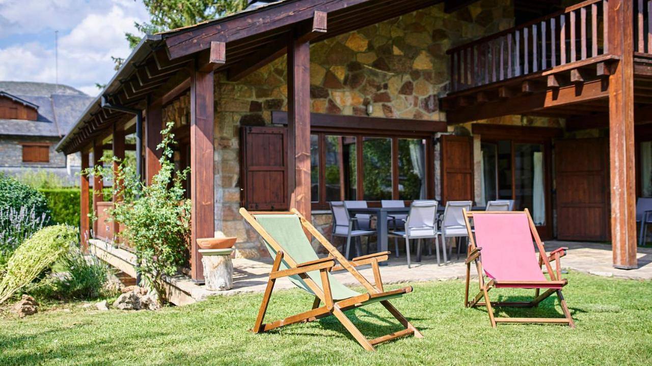 Six-Bedroom House in Bellver de Cerdaña, Pirineo Catalan