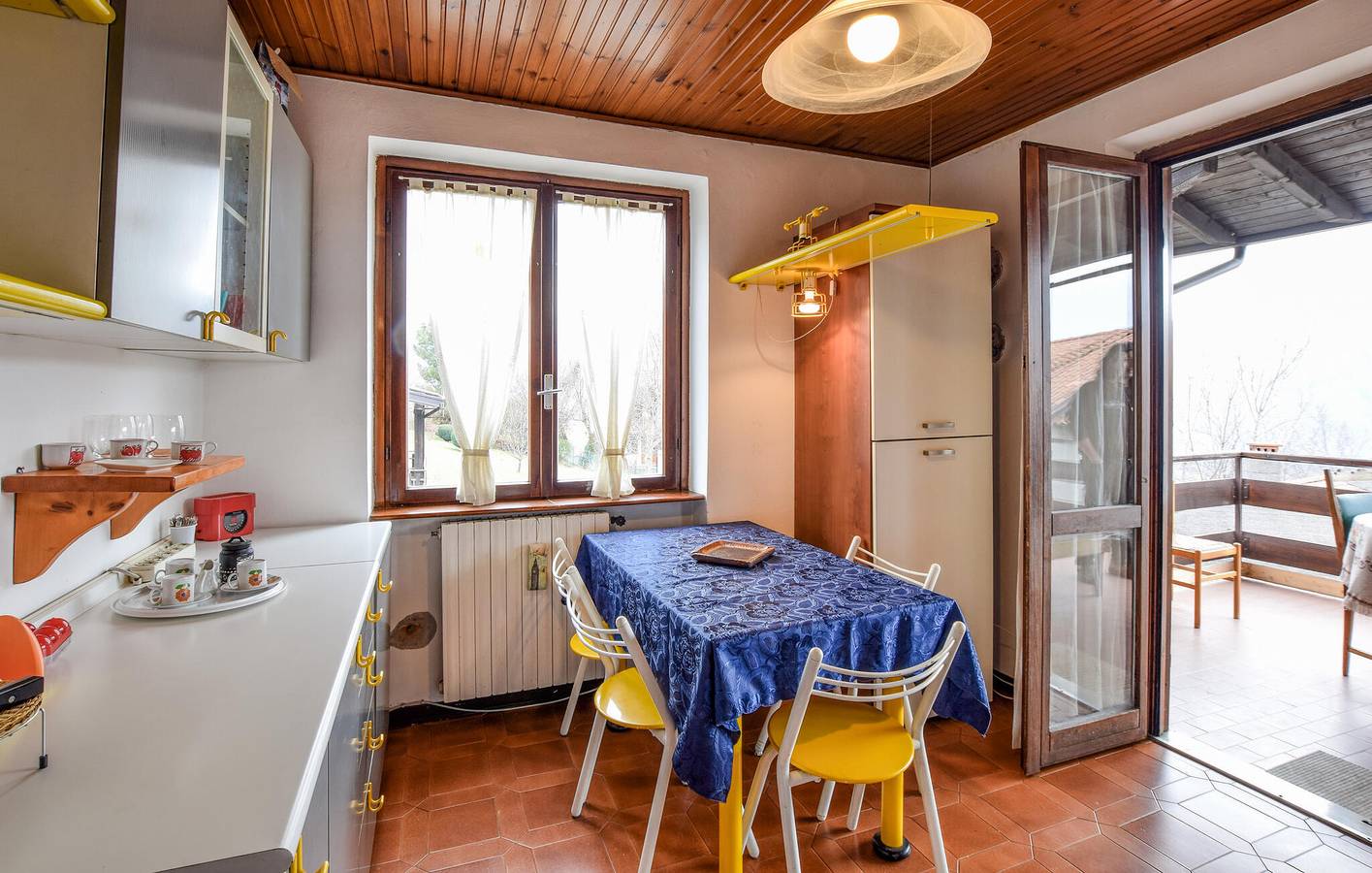 Ganze Ferienwohnung, Gemütliche Wohnung mit Parkplatz und Terrasse in der Nähe des Stadtzentrums von Ossimo in Ossimo, Prealpi Bergamasche Orientali
