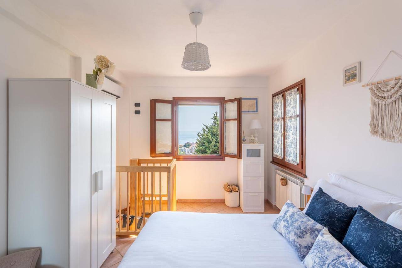 Le Miromar - casa indipendente - parcheggio privato - private parking in Riva Ligure, Riviera di Ponente