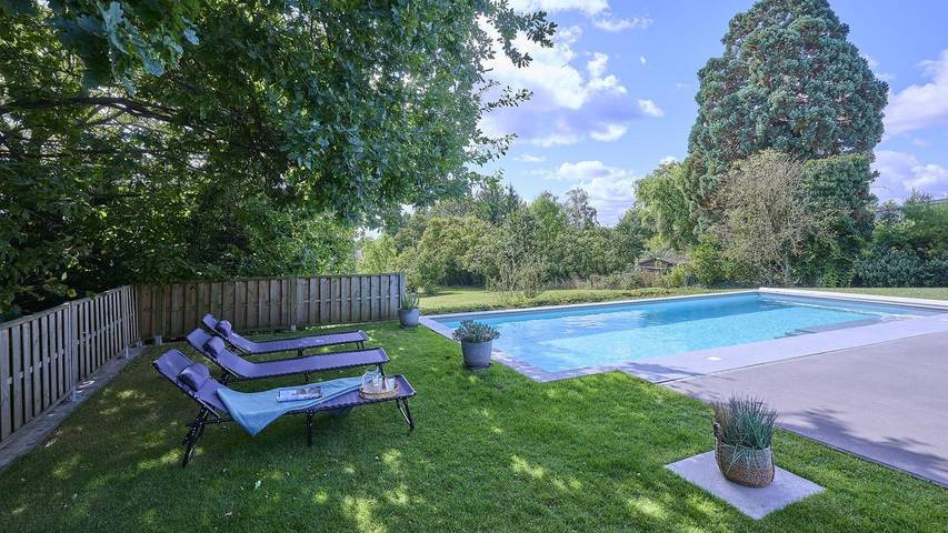 Vakantiehuis voor 8 personen, with tuin and terras as well as zwembad in Tongeren