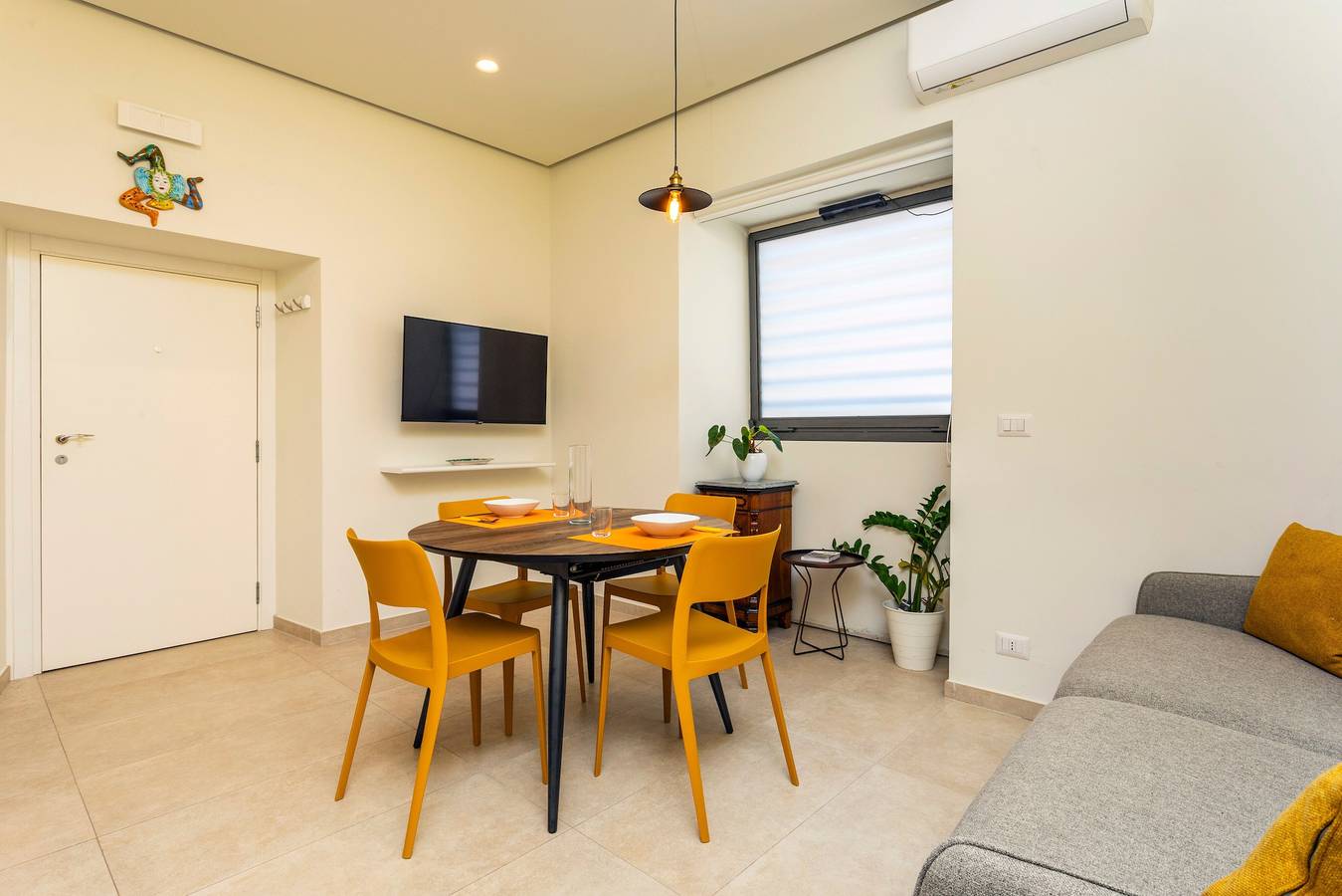 Appartement entier, Appartement « Rosemary Home - Profumi di Sicilia » avec terrasse commune, Wi-Fi et climatisation in Catane, Province de Catania