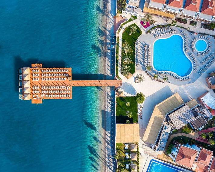 Hotel para 3 personas, con jardín y piscina para niños además de piscina y sauna, Se admiten mascotas - 1