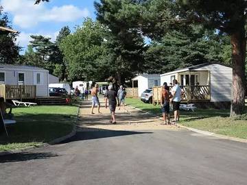 Camping pour 6 Personnes dans Ceyrat, Région de Clermont-Ferrand, Photo 4
