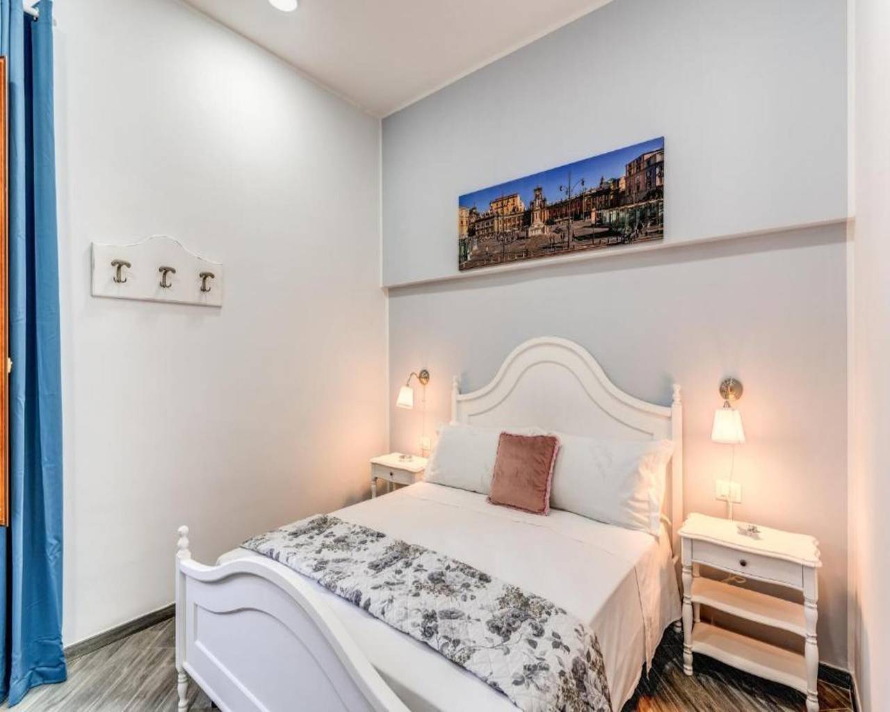 Bed And Breakfast for 3 Guests in Naples, Tyrrhenian Coast Campania