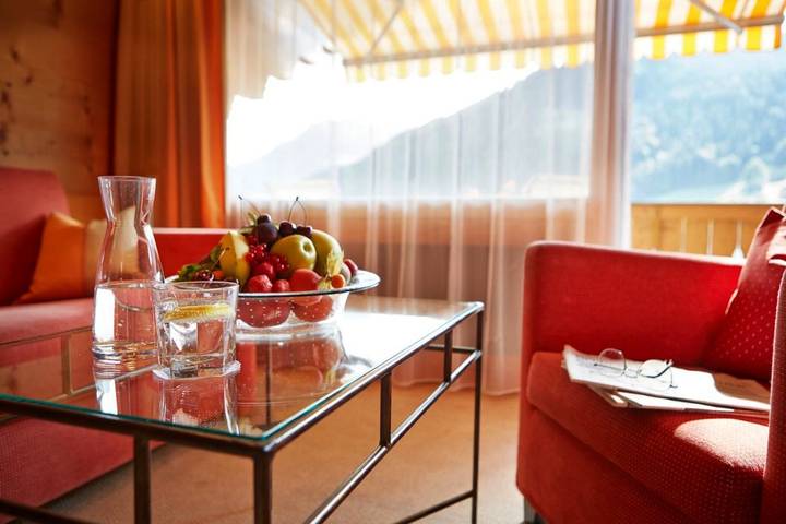 Hôtel pour 2 personnes, avec sauna et jacuzzi ainsi que terrasse et jardin dans Gstaad - 2