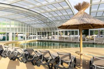 Camping für 4 Personen, mit Terrasse und Pool in Nouvelle-Aquitaine