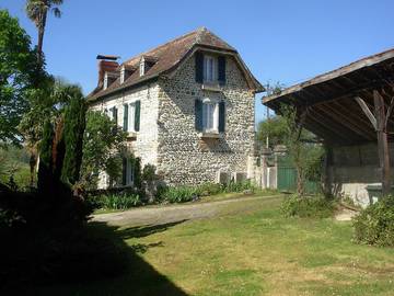 Gîte pour 6 personnes, avec terrasse et jardin, animaux acceptés à Maslacq