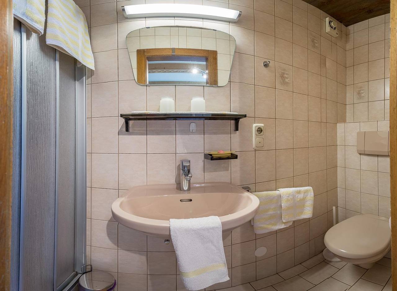 Ganze Ferienwohnung, Dreibettzimmer in Buch in Tirol, Tiroler Unterland