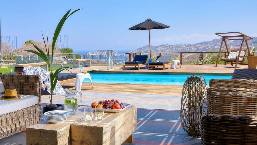 Ferienhaus für 6 Personen, mit Balkon und Terrasse sowie Garten und Pool