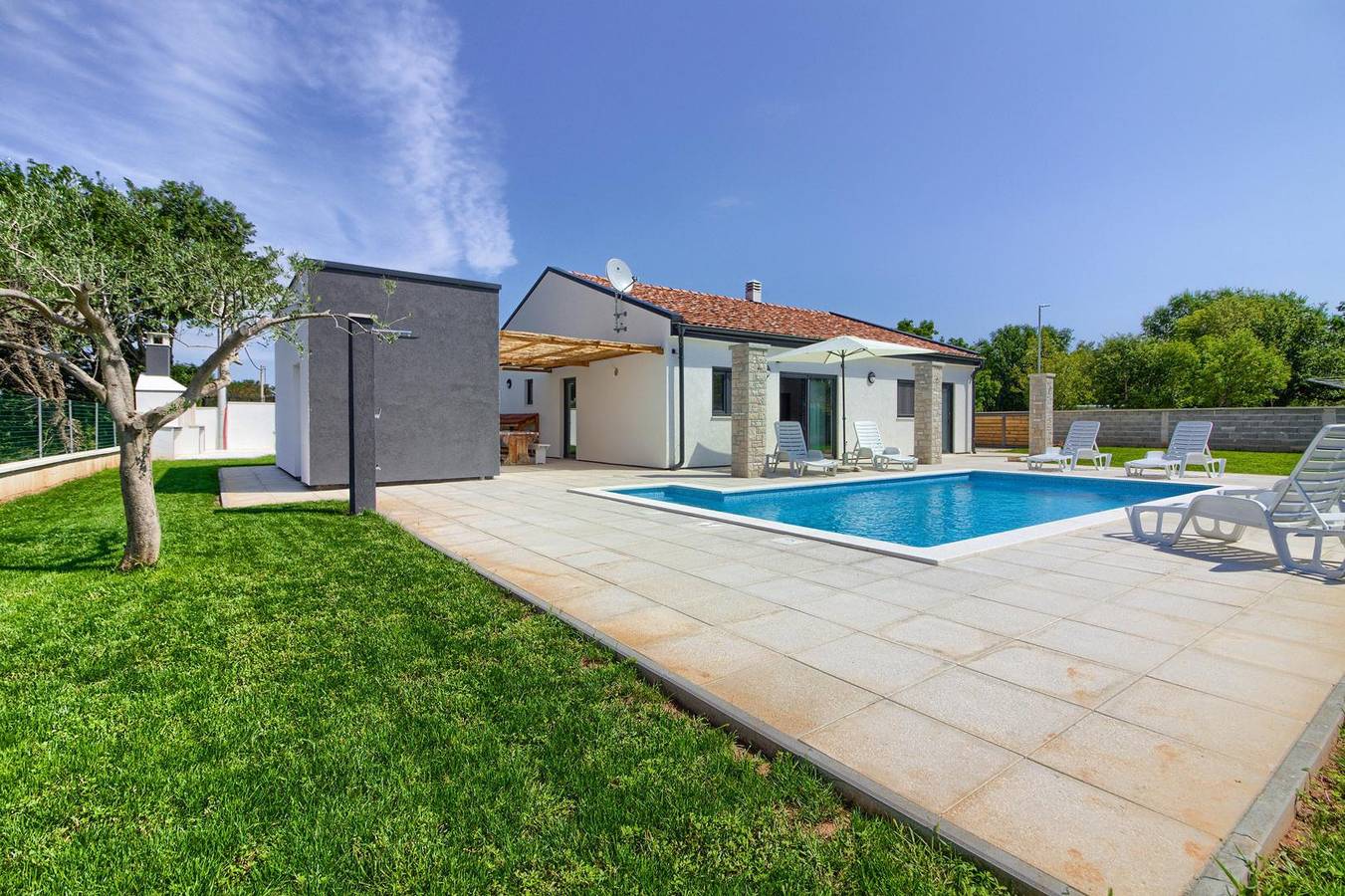 Holiday house for 8 persons approx. 130 qm in Paradiž by Vodnjan, Istria (South coast of Istria) in Vodnjan, Southcoast Istria