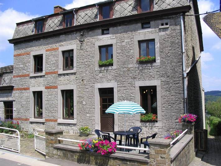 Location de vacances pour 4 personnes, avec Terrasse ainsi que Jardin et Vue à Comblain-au-Pont