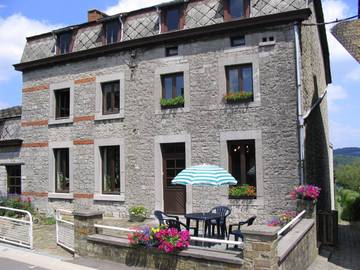 Gîte pour 4 personnes, avec jardin et vue, animaux acceptés à Comblain-au-Pont