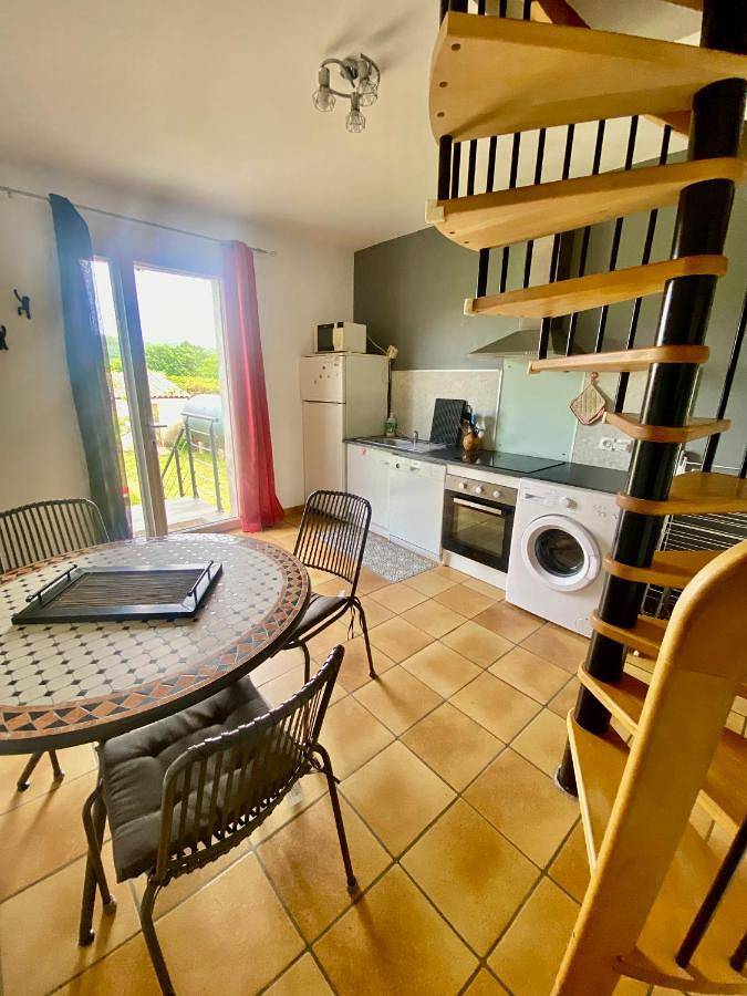 Appartement entier, Two-Bedroom Apartment in Alba-la-Romaine, Privas (arrondissement)
