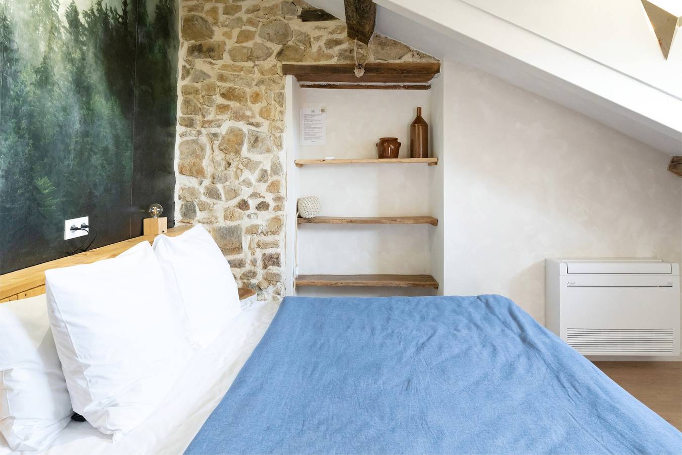 Chambre d'hôtes 'Maison Perbos 1556 - Ursuya' avec piscine partagée, Wi-Fi et climatisation in La Bastide-Clairence, Région de Bayonne