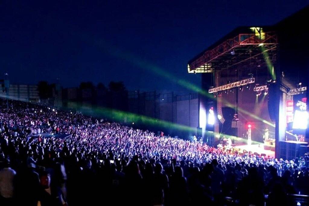 Midcentury Mod • Big Yard • Games • 2 Living Areas in Centennial, Arapahoe County