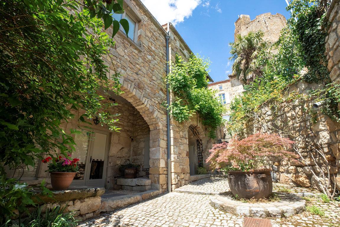 La Charmeraie, Montpeyroux - La Charmeraie in Montpeyroux (Puy-de-Dôme), Centraal Massief