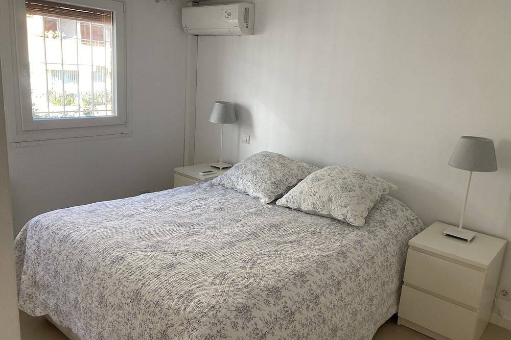 Entire apartment, Impressive apartment with a balcony to the sea in Illetes, Calvià