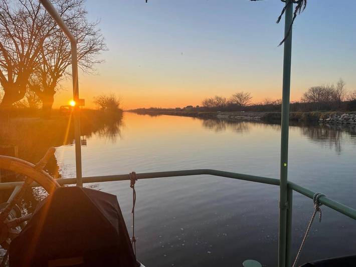 Bateau pour 4 personnes, avec vue ainsi que terrasse et vue sur le lac, animaux acceptés