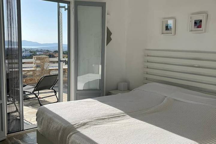 Villa Meraki in Agkairia, Paros